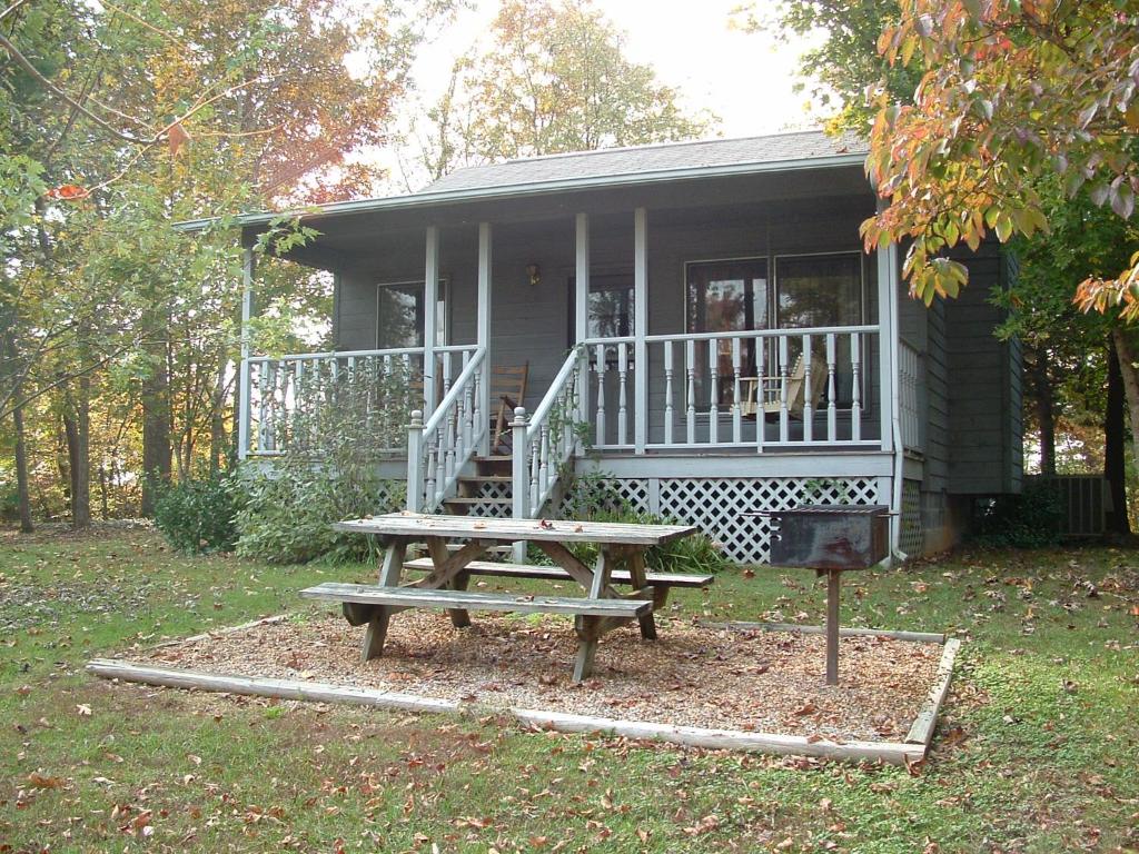 Blue Mountain Mist Country Inn photo