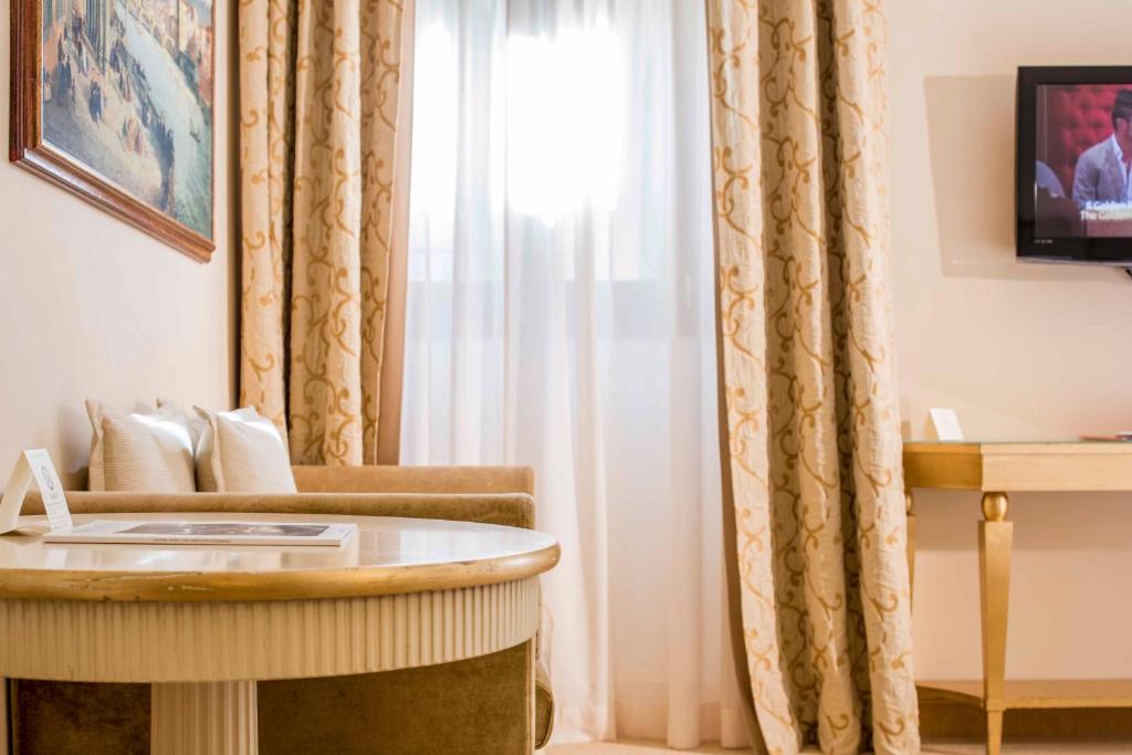 Golden Tower Hotel & Spa - 4