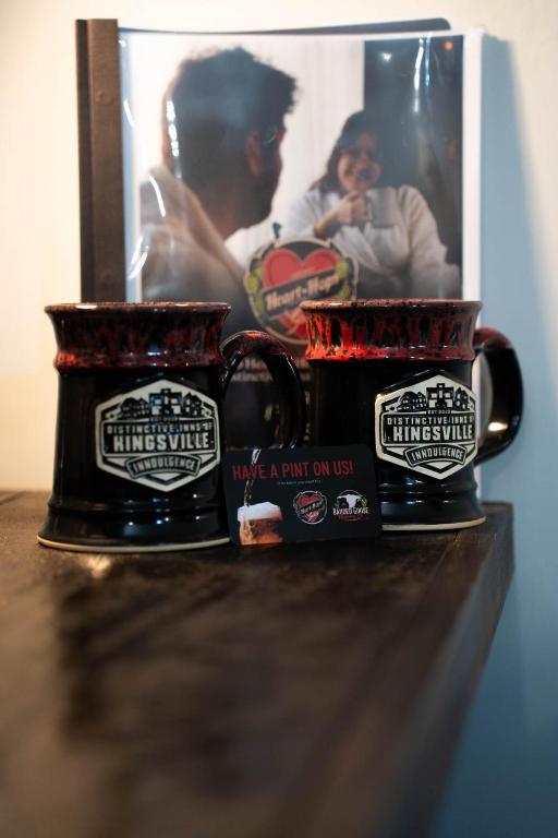 Příslušenství pro přípravu čaje a kávy v ubytování Heart & Hops Brewery Suites