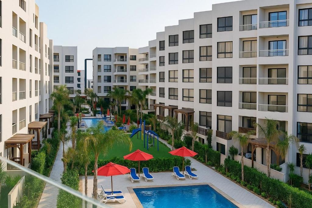 Bazén v ubytování Porto Said Tourist Resort Luxury Hotel Apartment nebo v jeho okolí