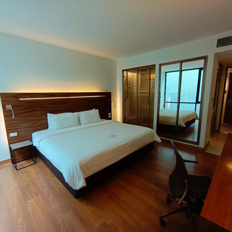 Sacha's Hotel Uno - Resim 18