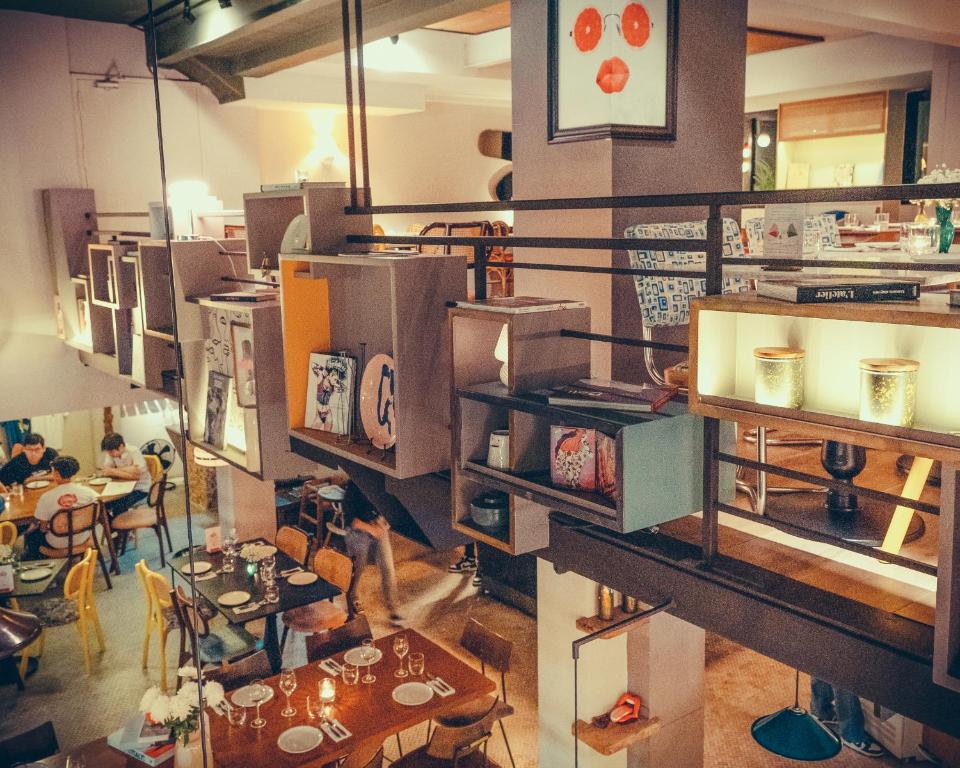 Sacha's Hotel Uno - Resim 15