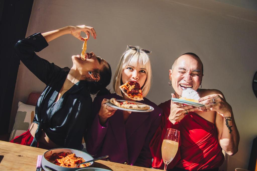 Sacha's Hotel Uno - Resim 13