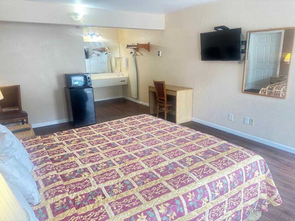 Royal Inn - Standard King Room