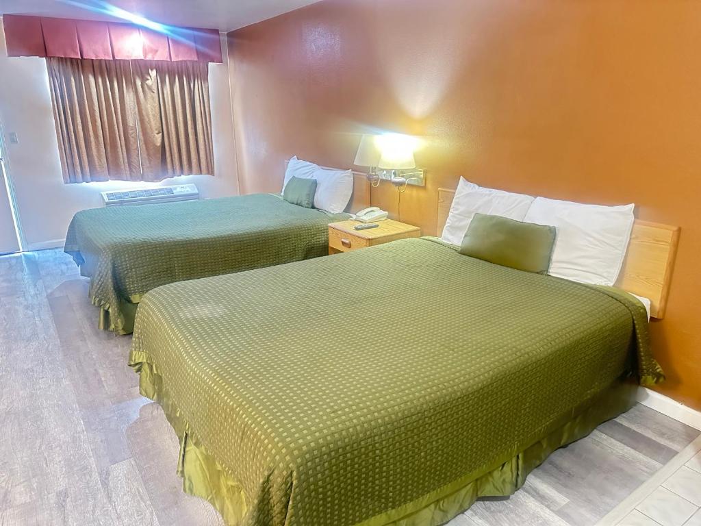 Royal Inn - Standard Queen Room