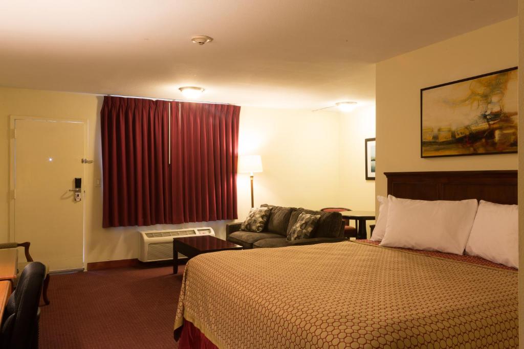 Marina Inn & Suites Chalmette-New Orleans - 
