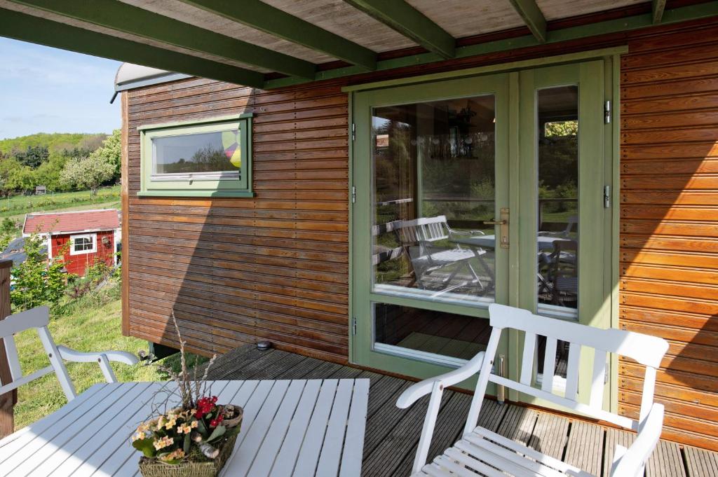 Rõdu või terrass majutusasutuses Tiny House Ria