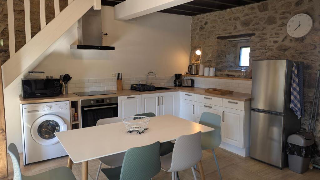 Kuchyňa alebo kuchynka v ubytovaní Maison Normande proche de la mer et des lieux touristiques