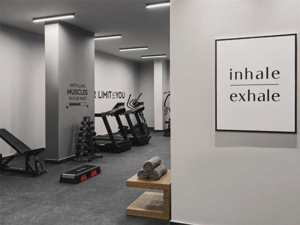 Fitness centrum a/nebo fitness zařízení v ubytování Magma Resort Santorini, In The Unbound Collection By Hyatt