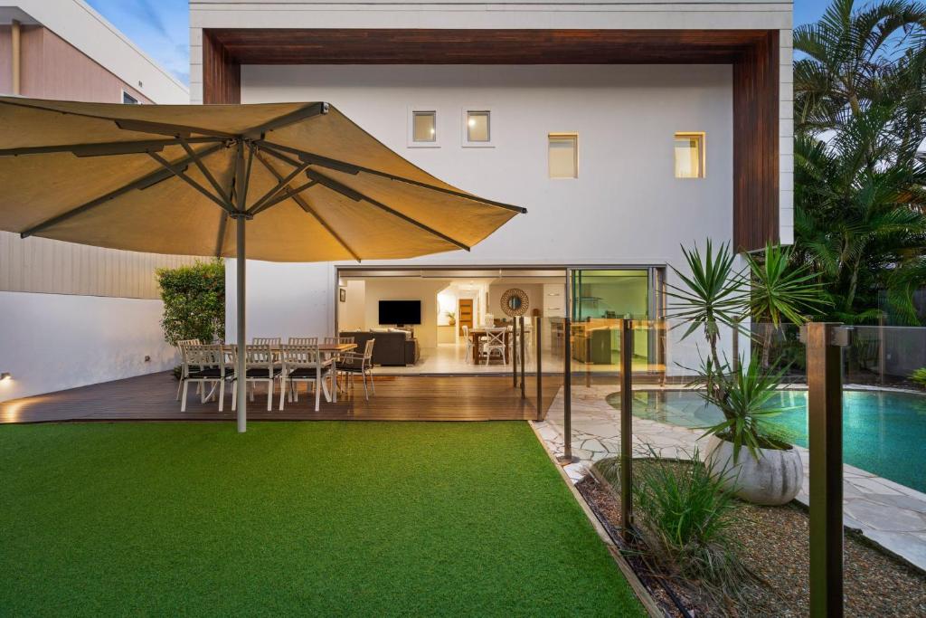 Πισίνα στο ή κοντά στο 9 Depper Street - Large Residence Entire 6 Bed House