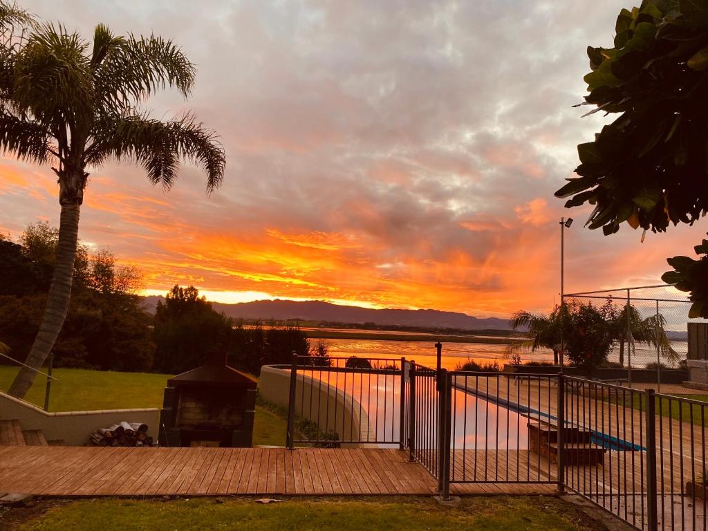 Peninsula Paradise - Resim 14