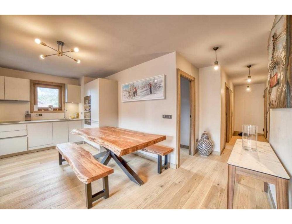 Fotografia z galérie ubytovania Luxurious 4-room with pool, gym, spa and parking v destinácii Megève