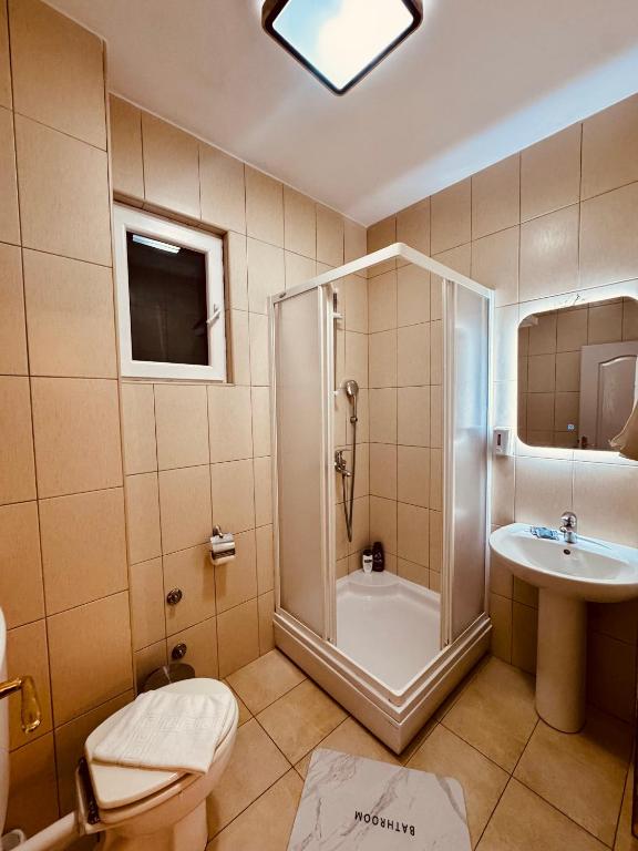 Koupelna v ubytování Budva Felix Suites