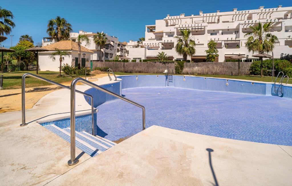 Πισίνα στο ή κοντά στο Lovely Apartment In Rota With Wifi