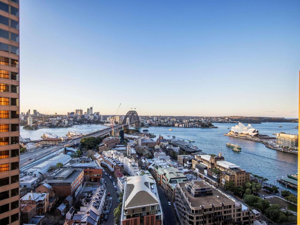 Nespecifikovaný výhled na destinaci Sydney nebo výhled na město při pohledu z hotelu