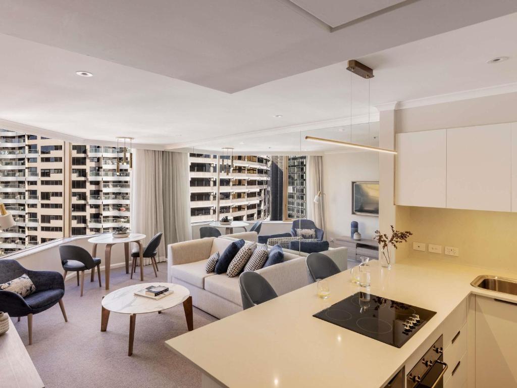 Posezení v ubytování The Sebel Quay West Suites Sydney