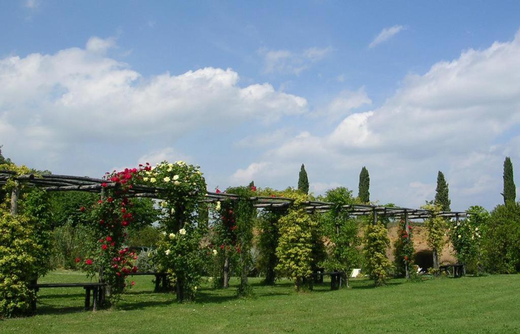 Vonkajšia záhrada v ubytovaní Locanda Rosati