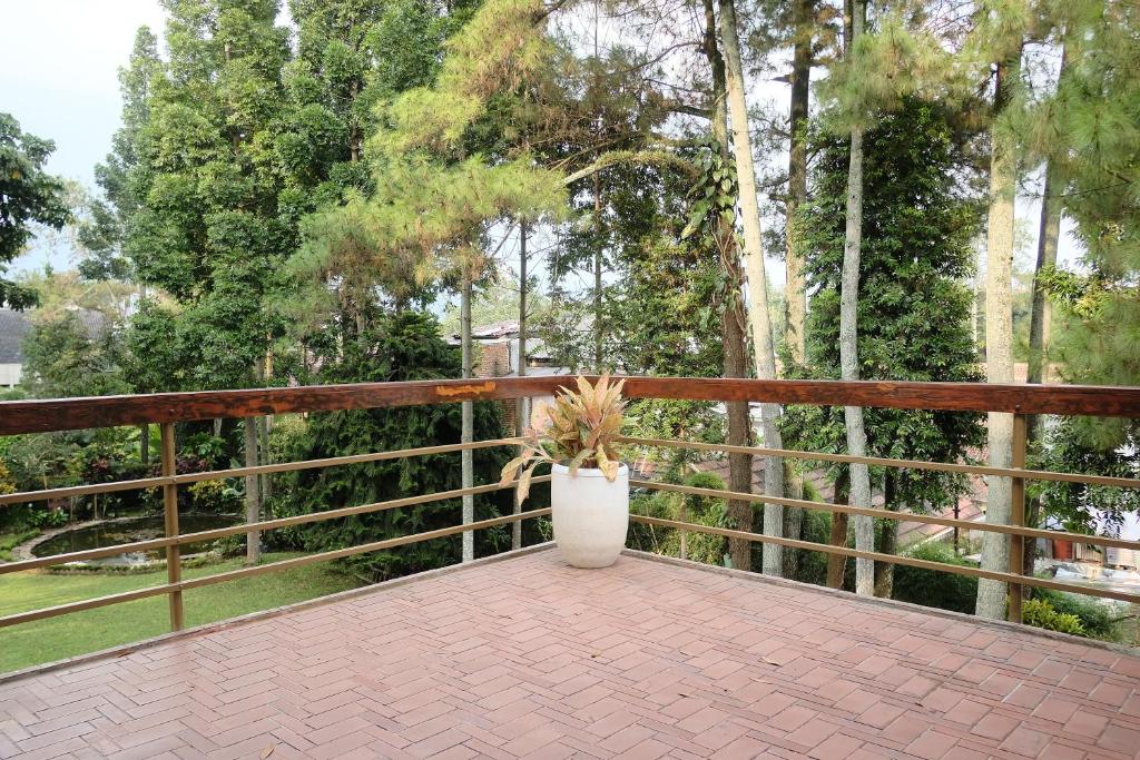 Balkón nebo terasa v ubytování Balconé Bandung