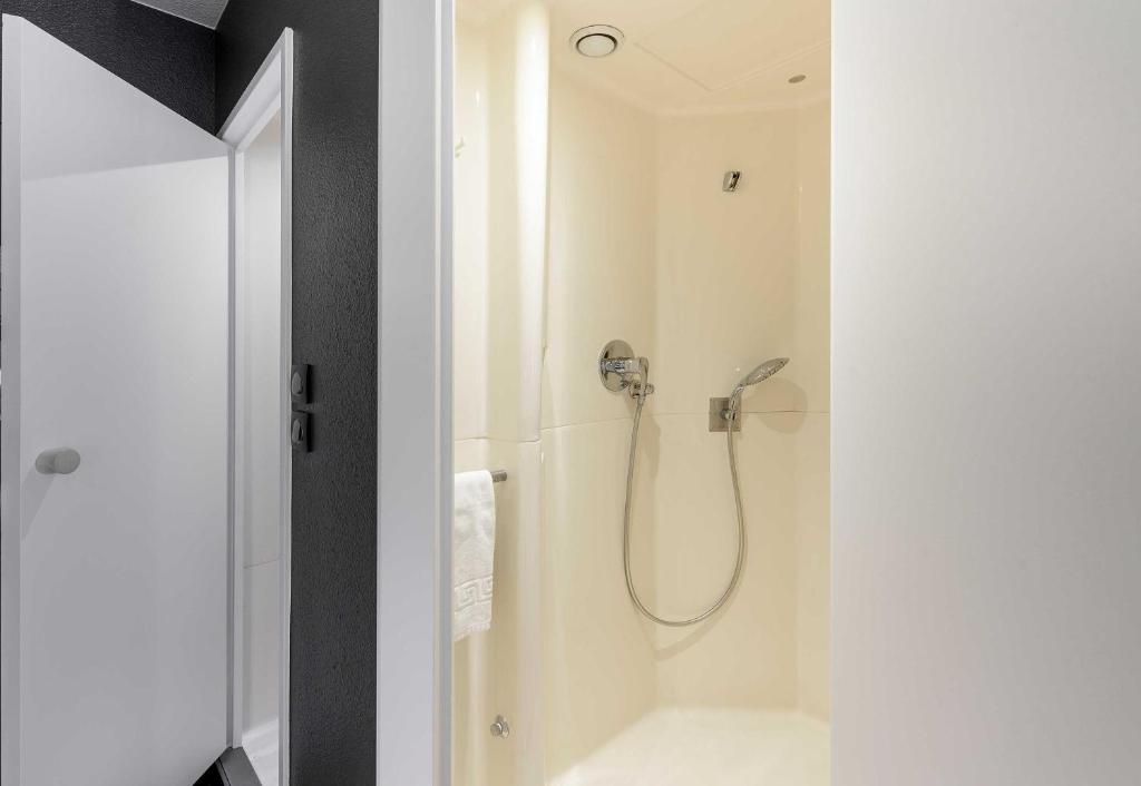 B&B HOTEL Toulouse Cité de l'Espace Hurel - Resim 6