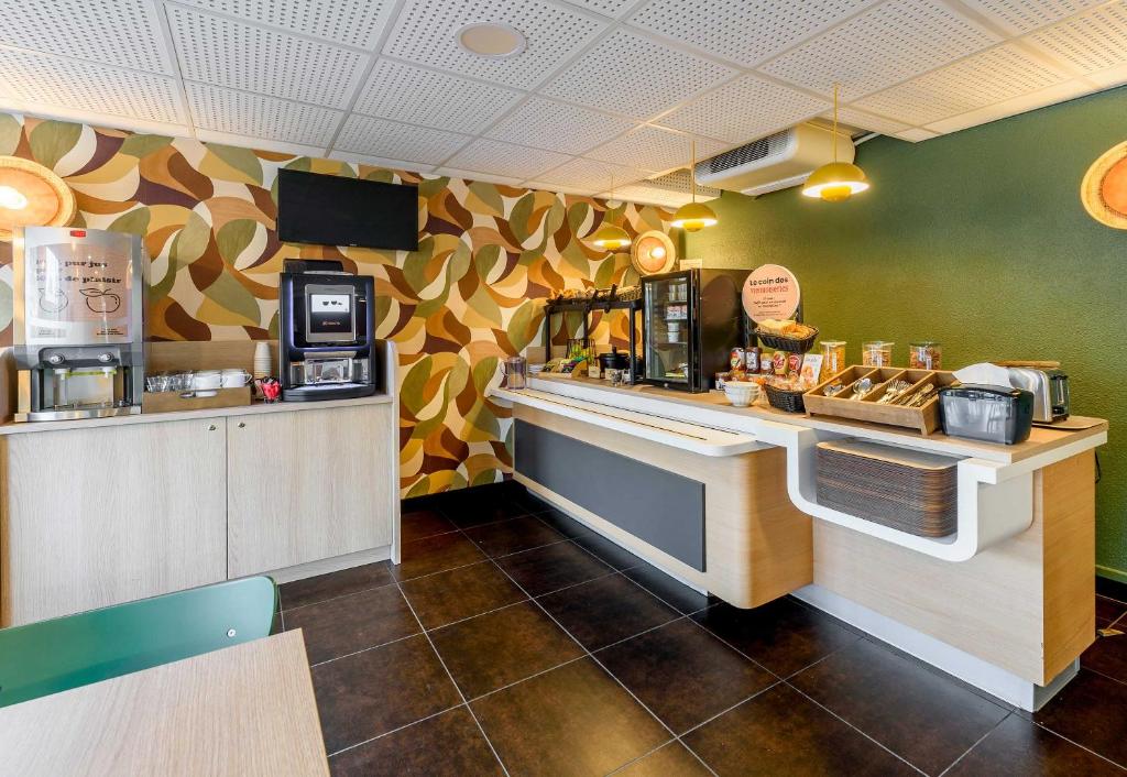 B&B HOTEL Toulouse Cité de l'Espace Hurel - Resim 17