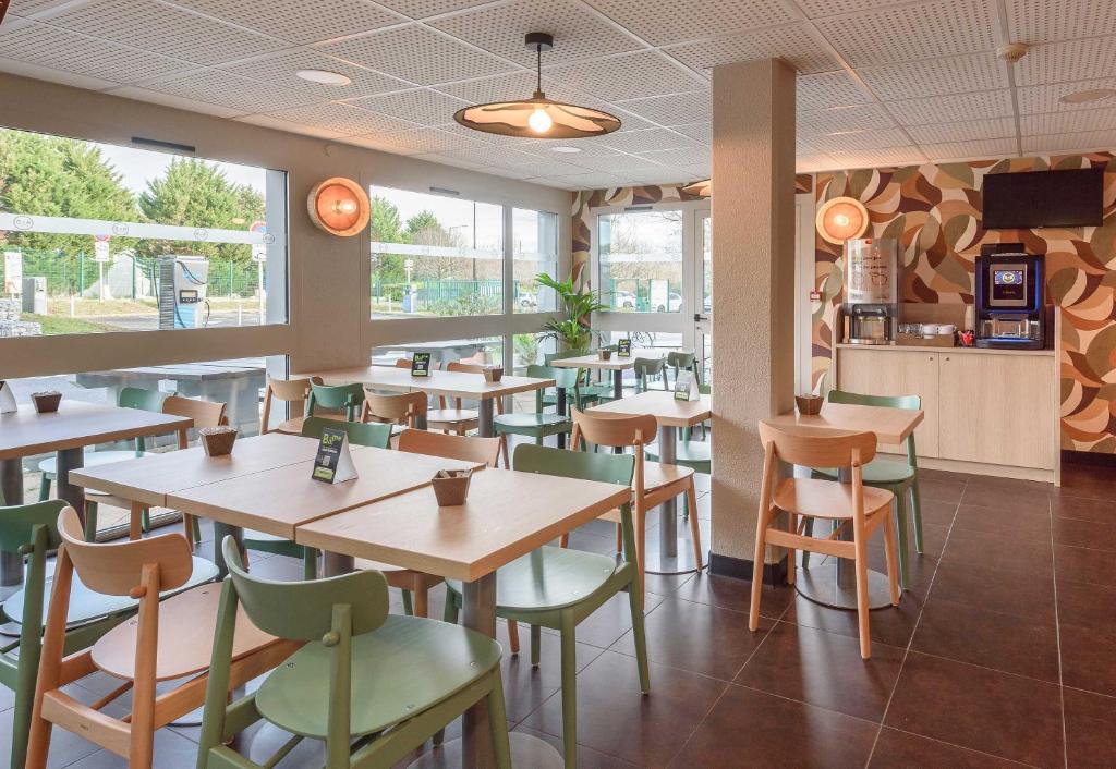 B&B HOTEL Toulouse Cité de l'Espace Hurel - Resim 21