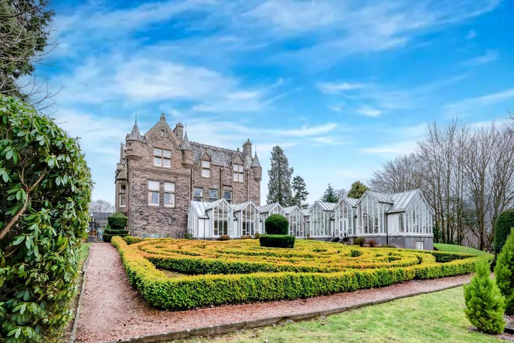 The Landmark Hotel and Leisure Club - Housity