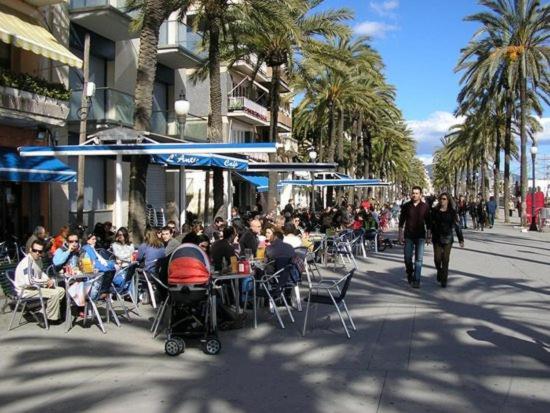 Hosté ubytování MaiFamilyBCN-Cómodo Y Metro Cercano