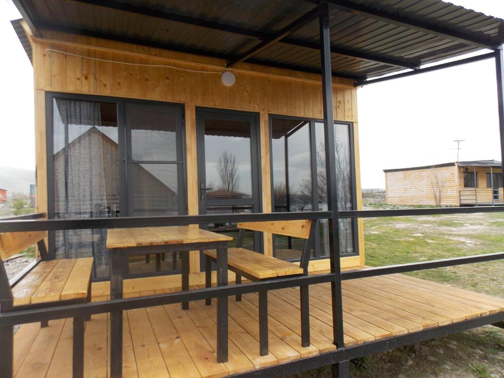 Balkón nebo terasa v ubytování Nirok