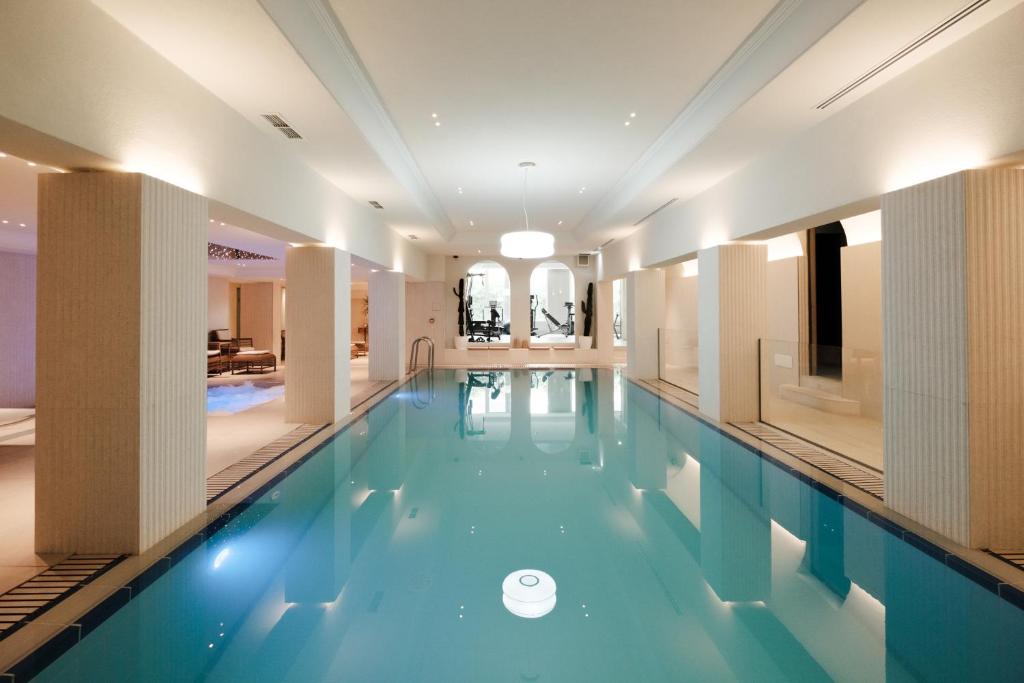 Bazén v ubytování Palace Hotel & SPA nebo v jeho okolí