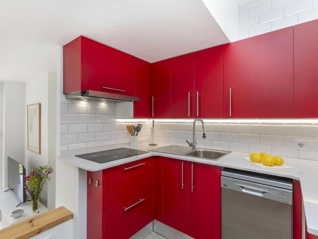 Kuchyň nebo kuchyňský kout v ubytování Apartment Garbi Salions by Interhome