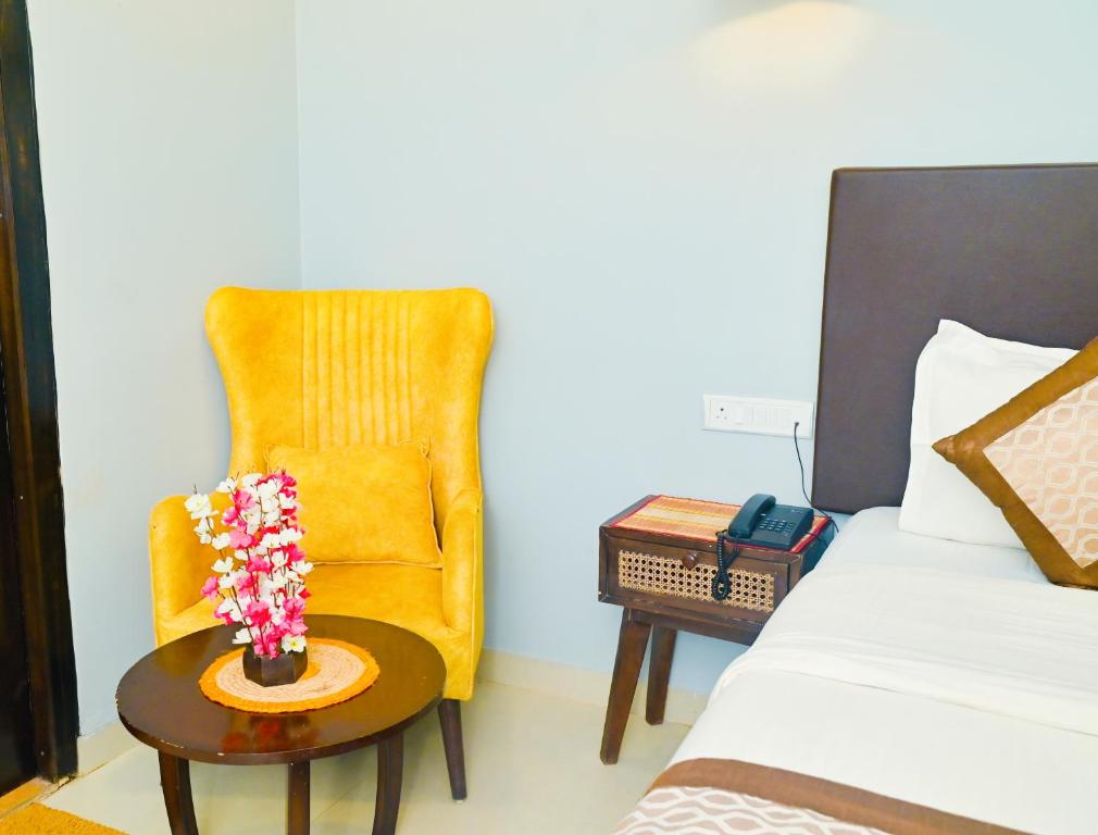 Postel nebo postele na pokoji v ubytování Ashvem beach resort