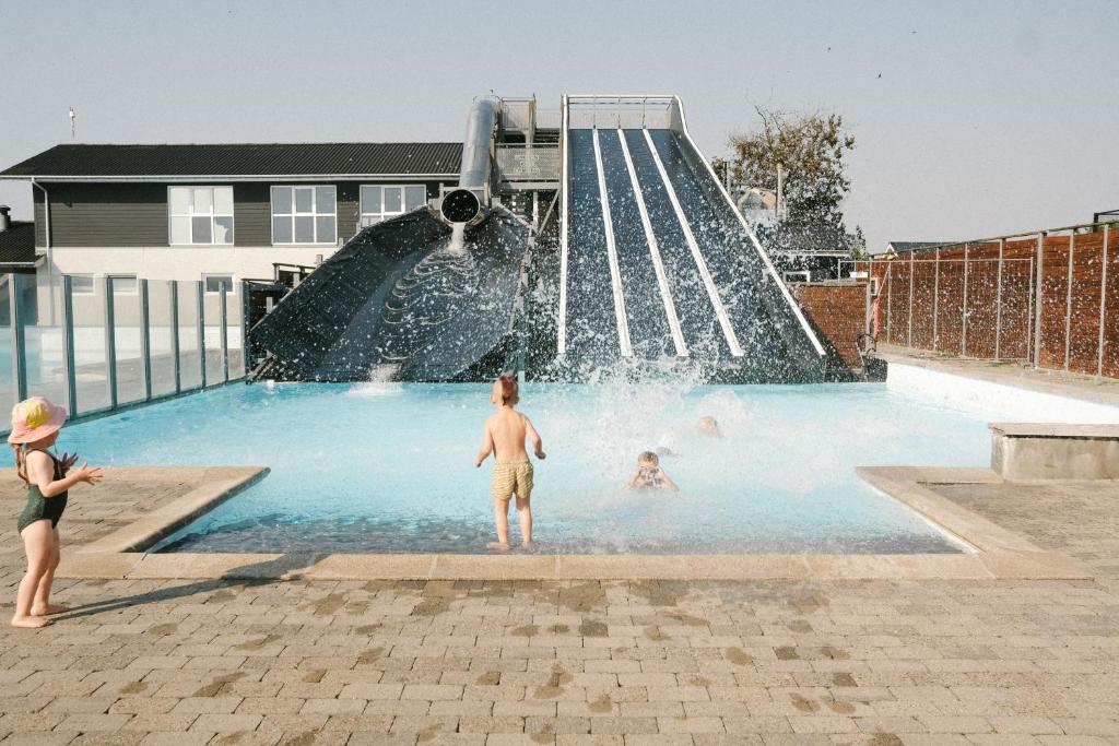 Bazén v ubytování Løkken Klit GLAMPING nebo v jeho okolí