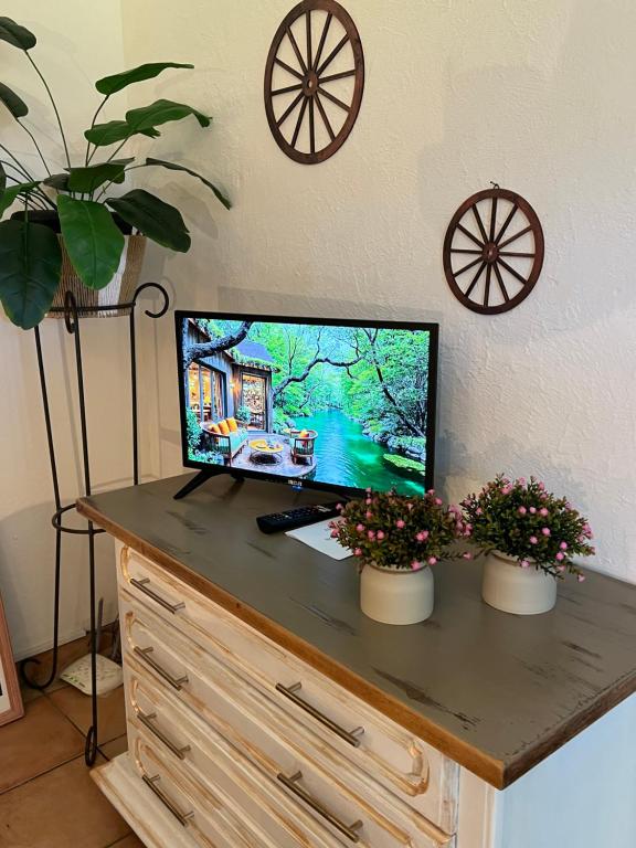 TV a/nebo společenská místnost v ubytování Smart sleep