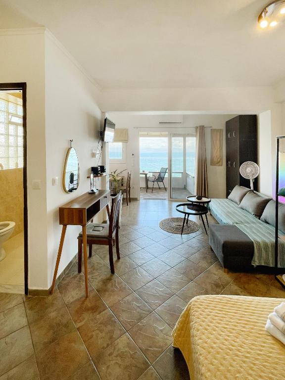 Chelona - Coastal Apartment