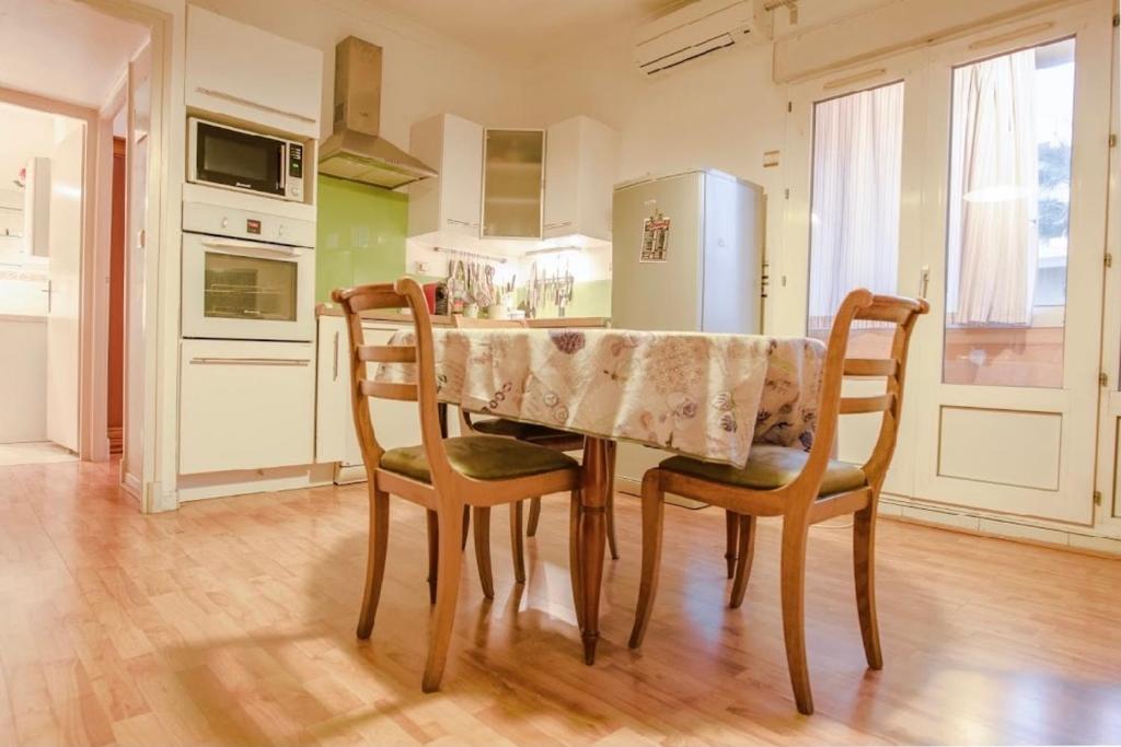 Kuchyň nebo kuchyňský kout v ubytování Nice Flat Near The Beach Palavas Les Flots