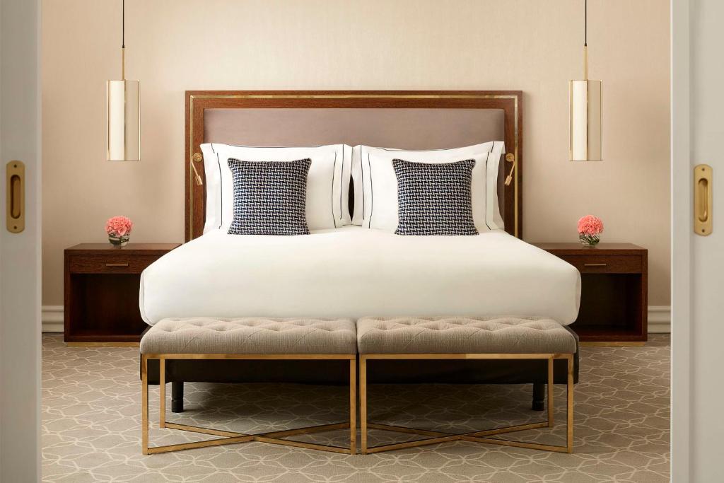 
Premium Suite with Extra Bed (2 Adults + 1 Child) 
