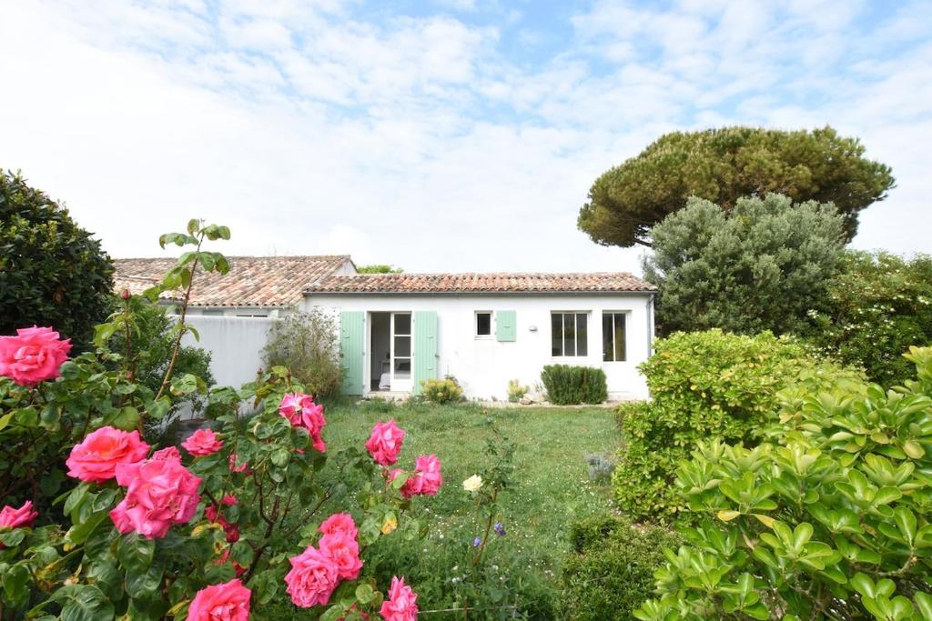 Photo de la galerie de l'établissement 448 La Vigne - Charming village house, à La Couarde-sur-Mer