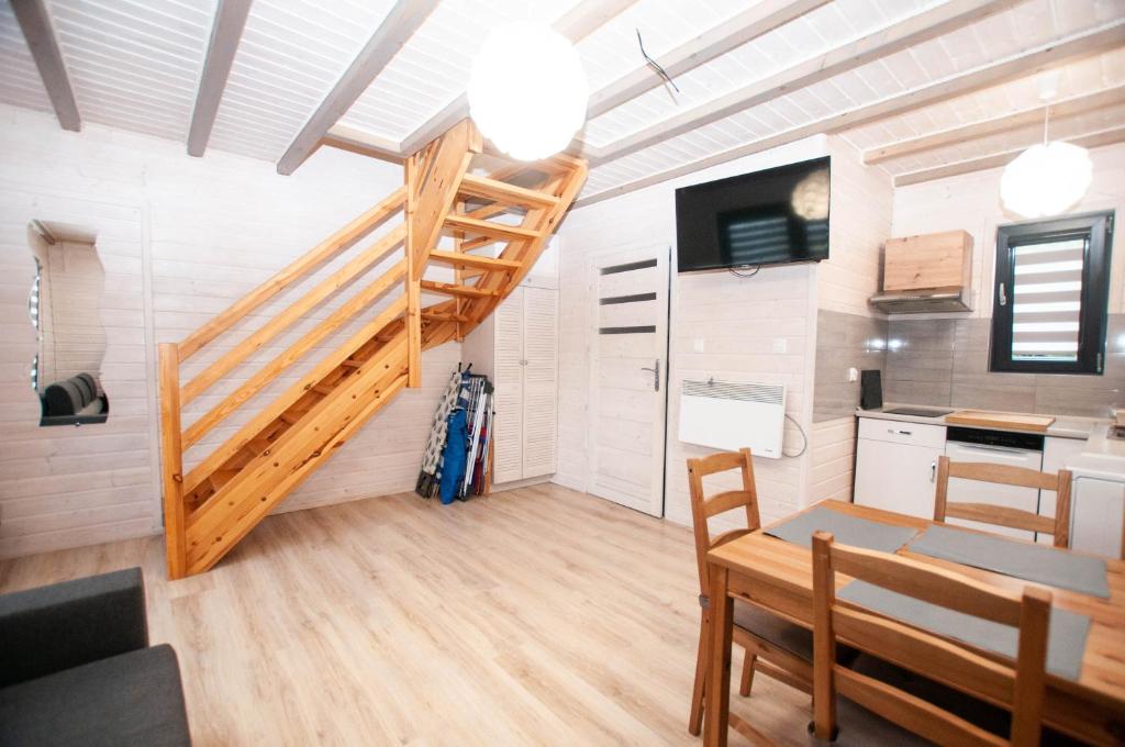 Kuchyň nebo kuchyňský kout v ubytování Aparts Care Beztroska