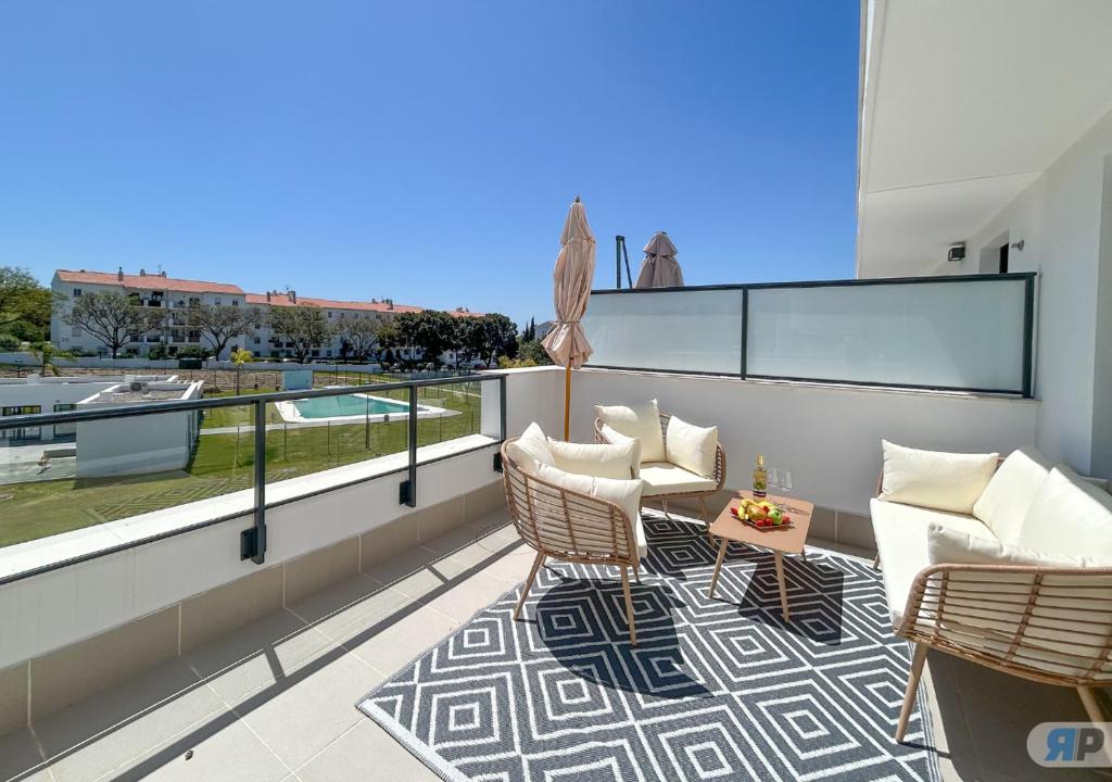 Apartamento con Terraza y Vista al Jardín
