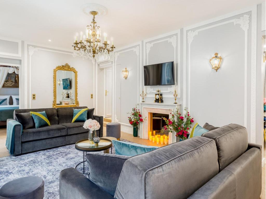 Merveil - Signature Suite - Louvre - Victoria