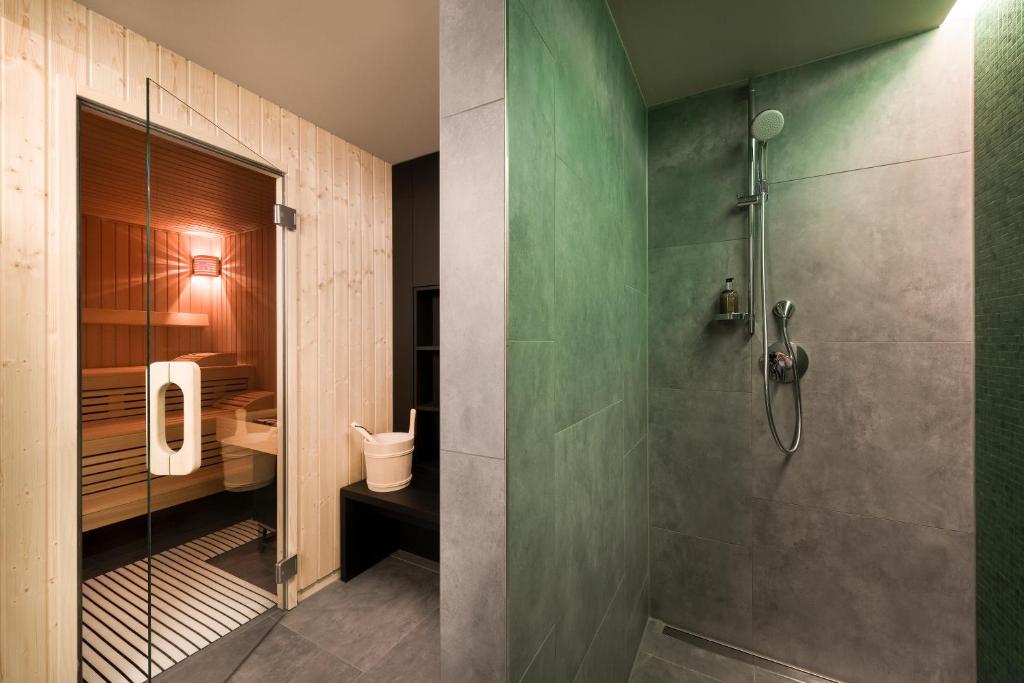 Adina Apartment Hotel Hamburg Speicherstadt - Resim 3