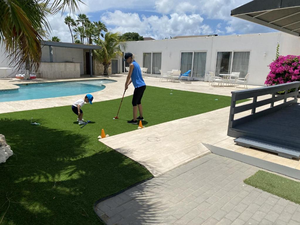 Bazén v ubytování Genesis Apartments nebo v jeho okolí