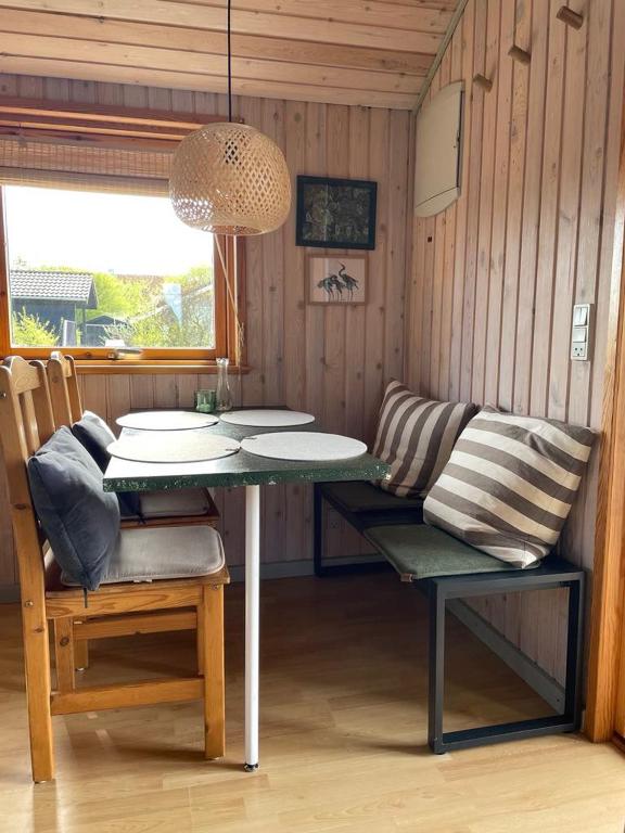 Posezení v ubytování Exclusive Cottage close to Tornby Beach