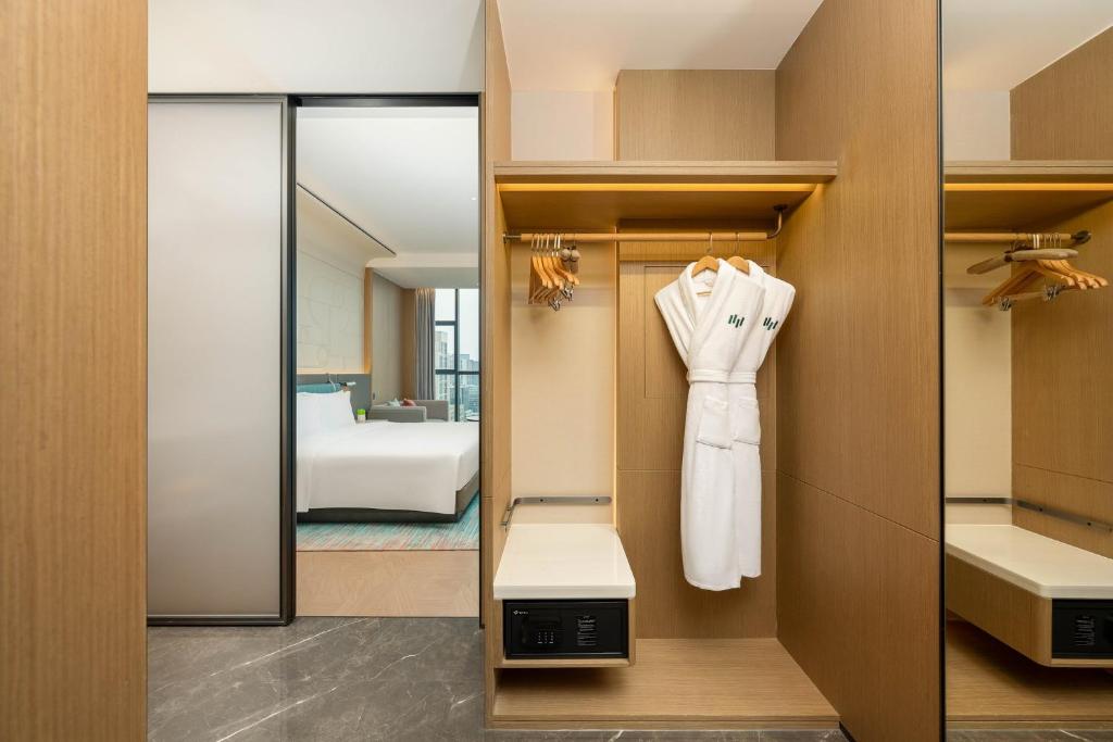 Postel nebo postele na pokoji v ubytování EVEN Hotel Chengdu High-Tech Zone, an IHG Hotel