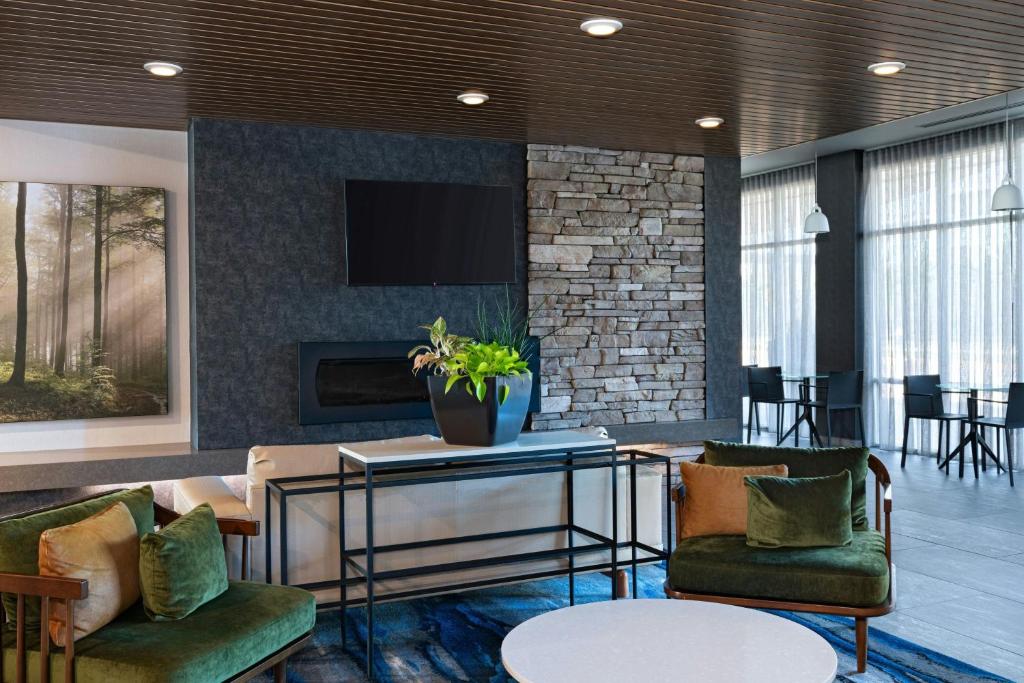 Fairfield Inn and Suites by Marriott St Louis Downtown photo