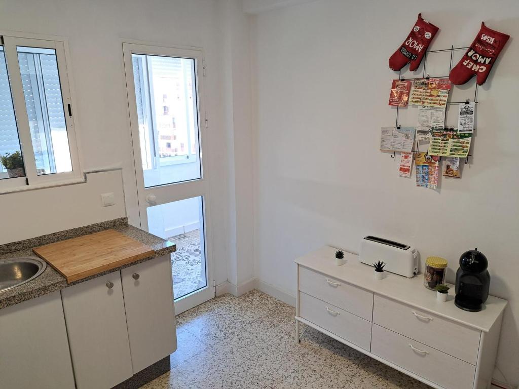 Kuchyňa alebo kuchynka v ubytovaní Duplex en Huelva a 15 minutos en coche de las mejores playas de España