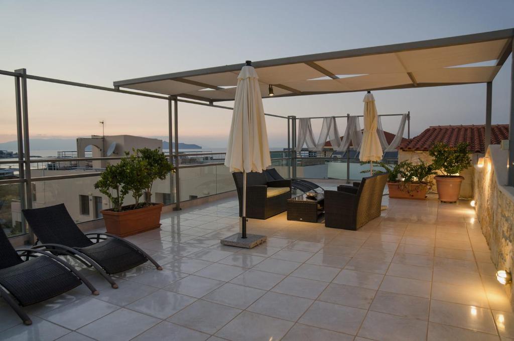 Posedenie v ubytovaní Flamingos Hotel Apartments