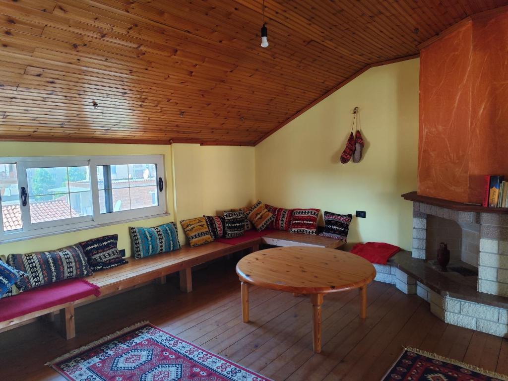 Posezení v ubytování Hostel Albania Villa