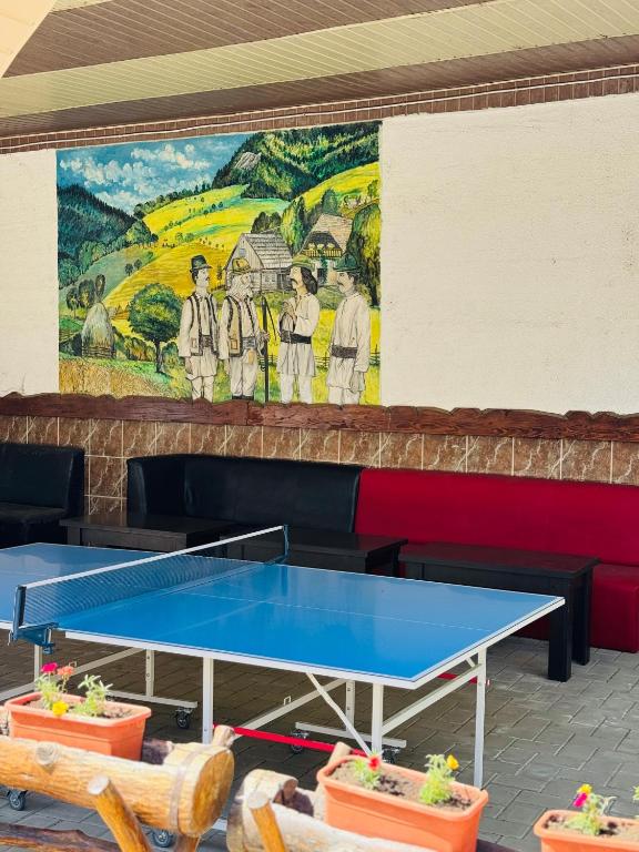 Stolní tenis v ubytování Hostel „La Galan” nebo okolí