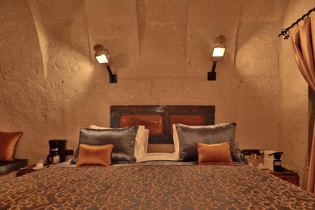 The Owl Cave Hotel - 12